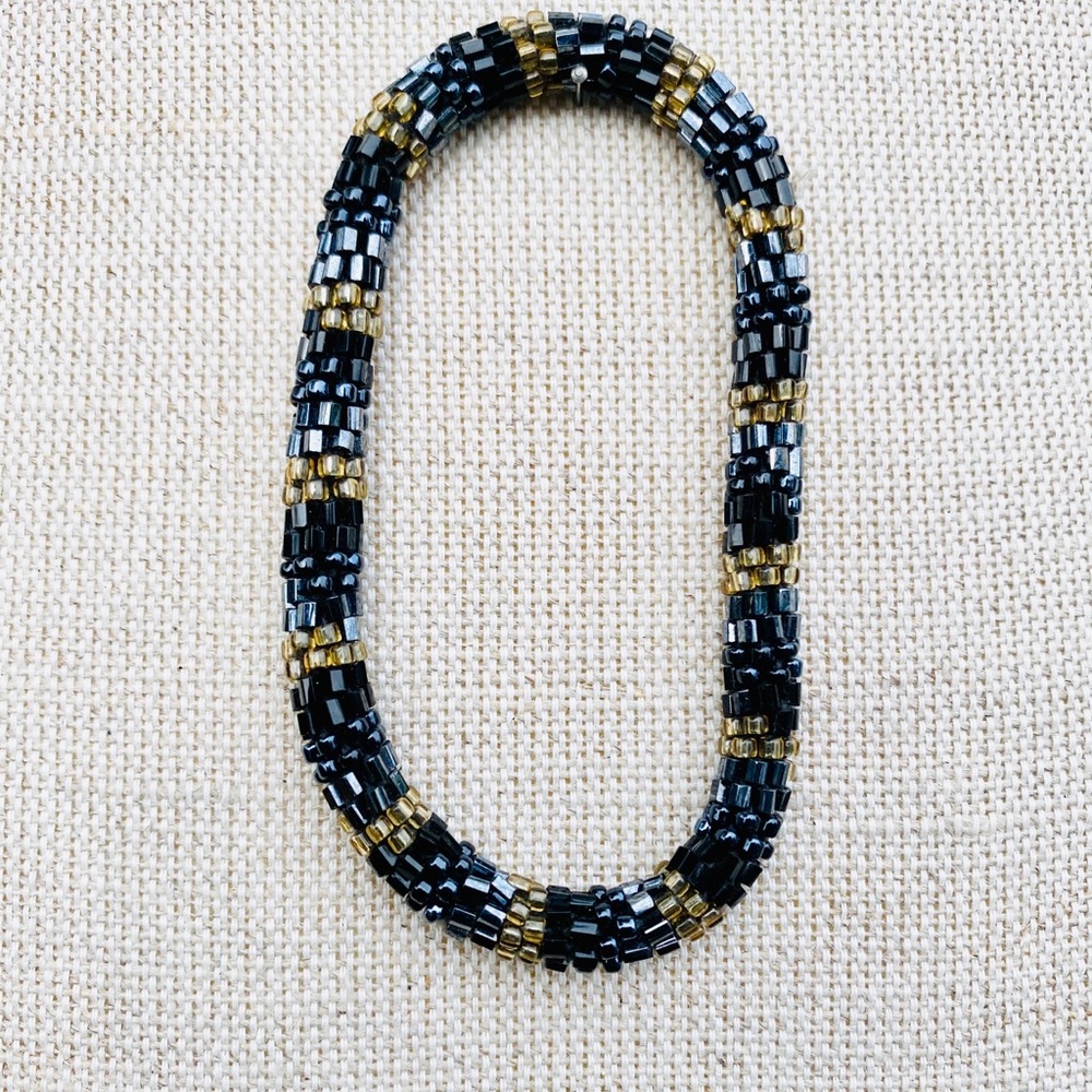 6 Bracelets - image 5